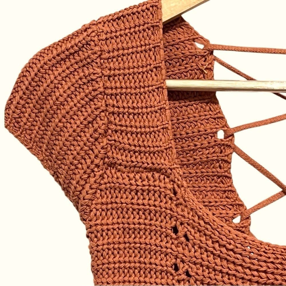 Beige and Botany Knit Crop Top - Picture 4 of 8